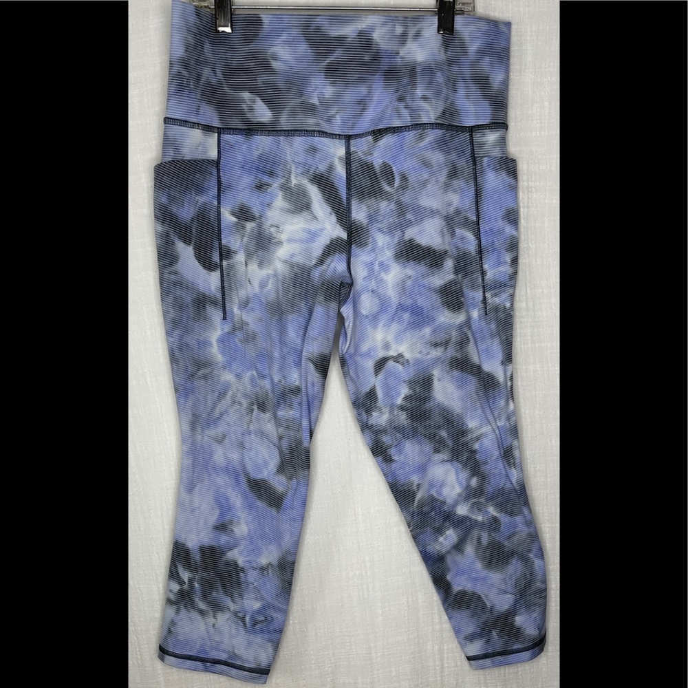 Athlete capri workout size Large